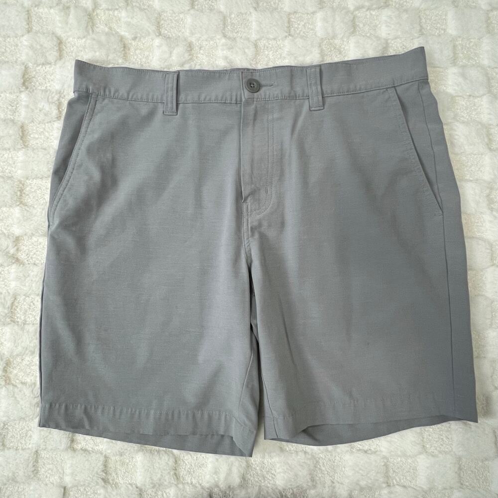 Travis Mathew Men's Flat Front Shorts — Light Gray